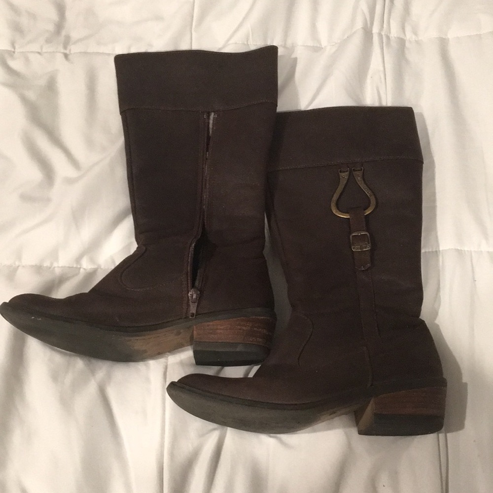 Brown boots